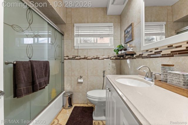 7175 Amboy Street, Dearborn Heights, MI 48127