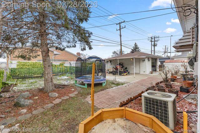 7175 Amboy Street, Dearborn Heights, MI 48127