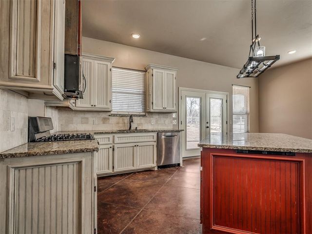 5750 Henney Place, Choctaw, OK 73020