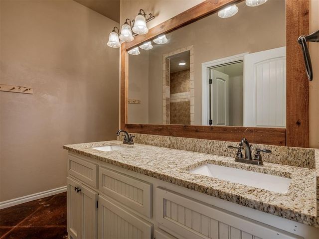 5750 Henney Place, Choctaw, OK 73020