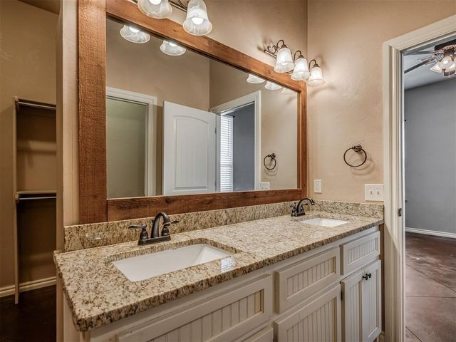 5750 Henney Place, Choctaw, OK 73020