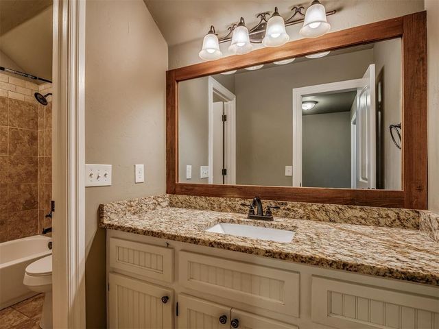 5750 Henney Place, Choctaw, OK 73020