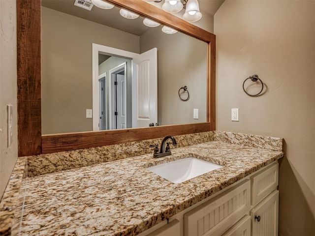 5750 Henney Place, Choctaw, OK 73020