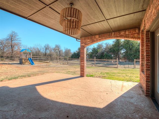5750 Henney Place, Choctaw, OK 73020