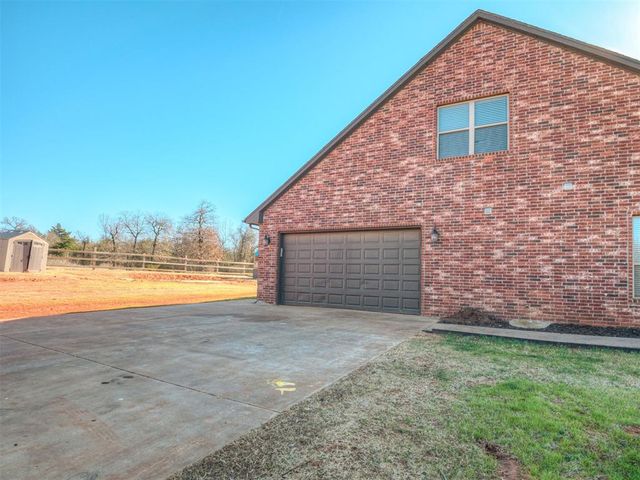 5750 Henney Place, Choctaw, OK 73020