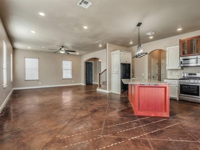 5750 Henney Place, Choctaw, OK 73020