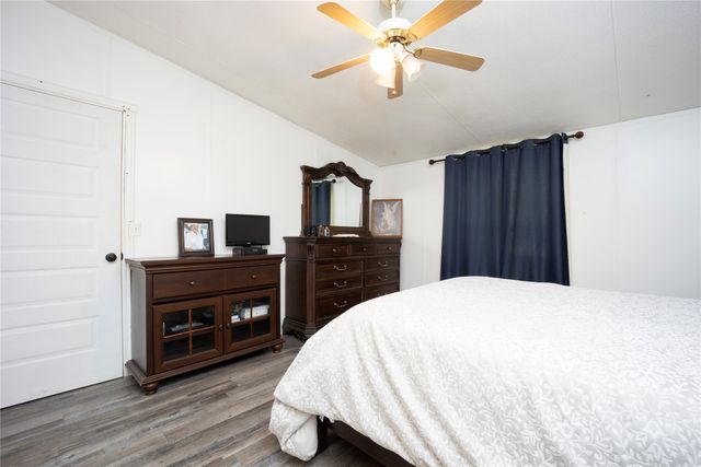 15960 Four Oaks Drive, Kemp, TX 75143