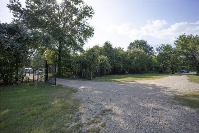 15960 Four Oaks Drive, Kemp, TX 75143