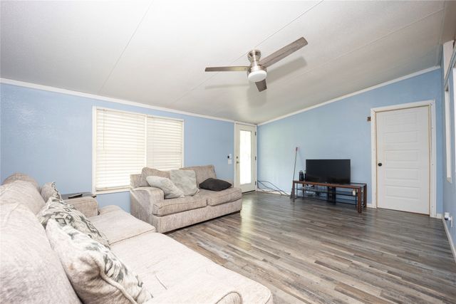 15960 Four Oaks Drive, Kemp, TX 75143