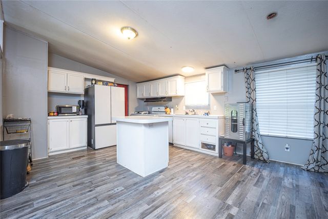 15960 Four Oaks Drive, Kemp, TX 75143