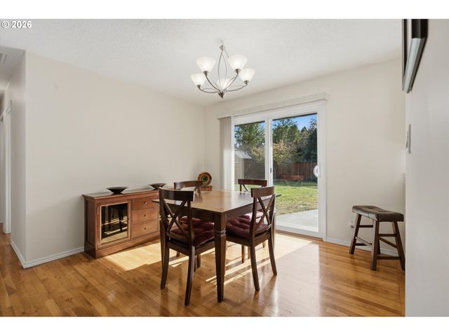17114 Se MADISON St, Portland, OR 97233