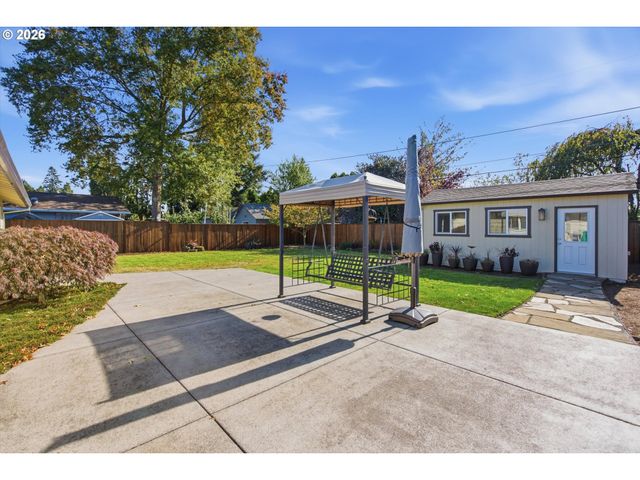 17114 Se MADISON St, Portland, OR 97233