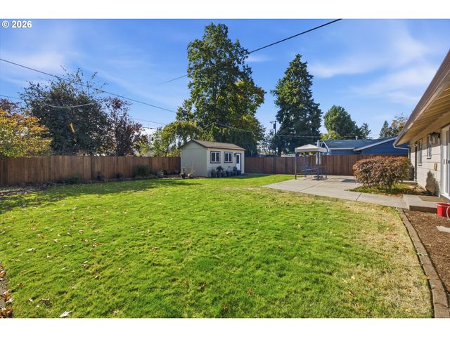 17114 Se MADISON St, Portland, OR 97233