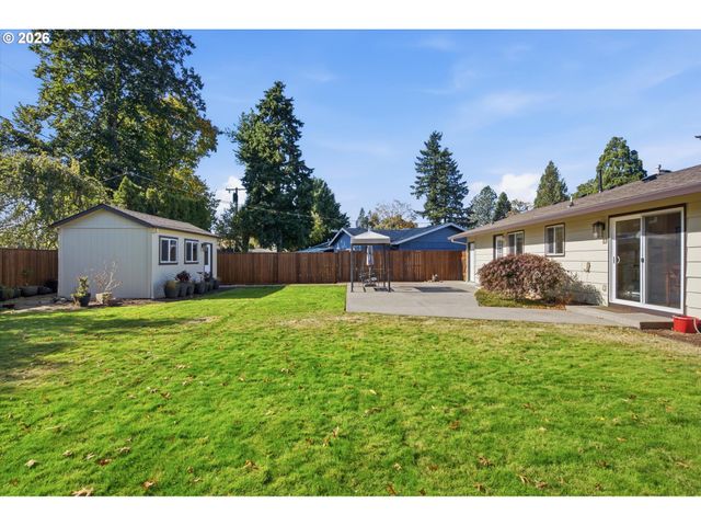 17114 Se MADISON St, Portland, OR 97233