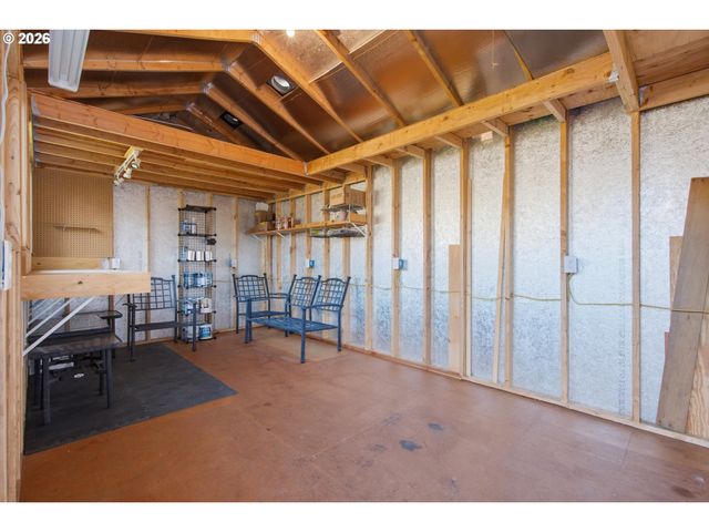 17114 Se MADISON St, Portland, OR 97233