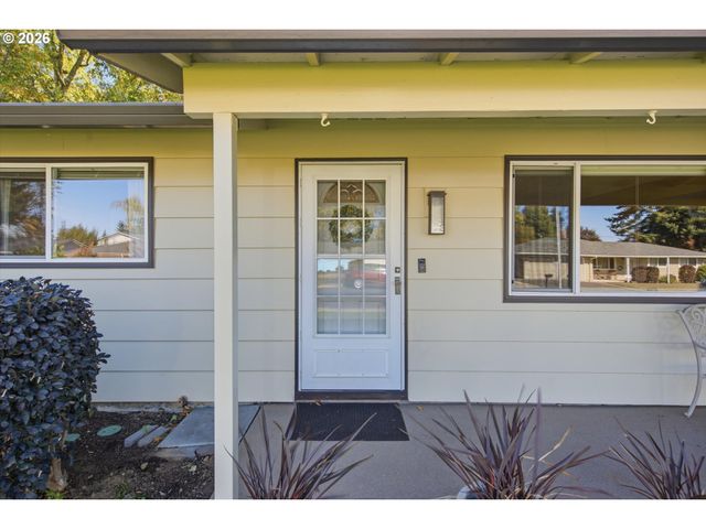17114 Se MADISON St, Portland, OR 97233