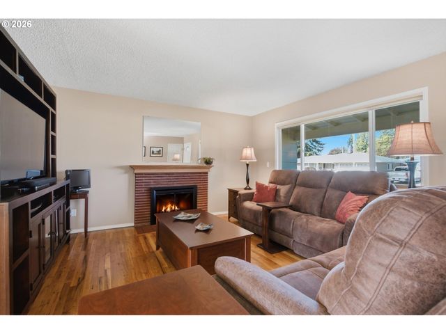 17114 Se MADISON St, Portland, OR 97233