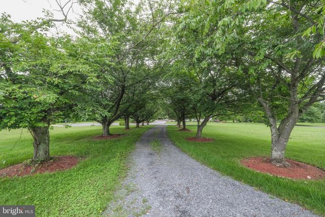 89 HADRIAN CT, Martinsburg, WV 25403