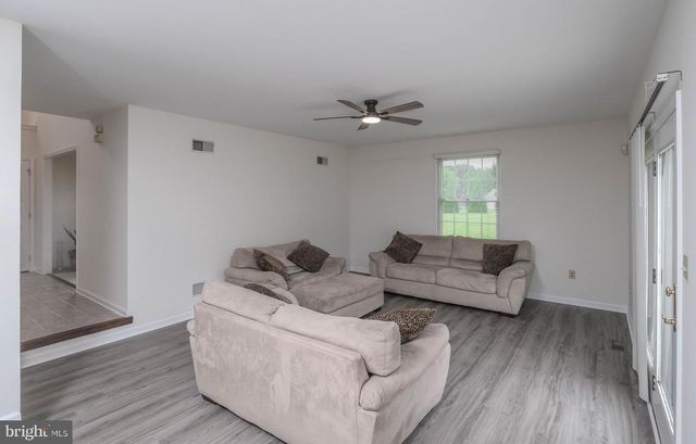 89 HADRIAN CT, Martinsburg, WV 25403