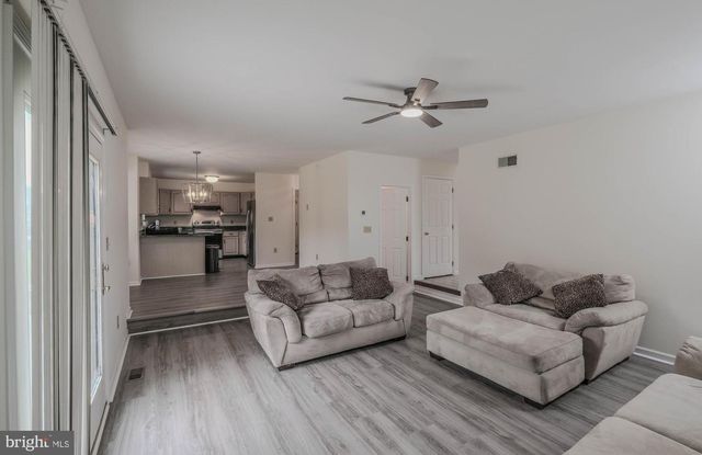 89 HADRIAN CT, Martinsburg, WV 25403