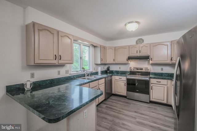 89 HADRIAN CT, Martinsburg, WV 25403