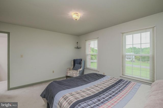 89 HADRIAN CT, Martinsburg, WV 25403