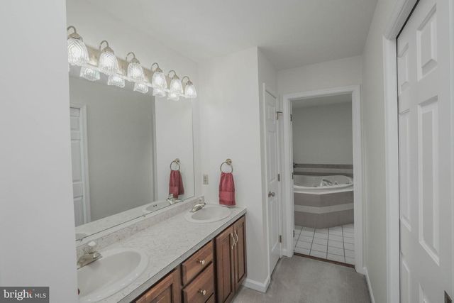 89 HADRIAN CT, Martinsburg, WV 25403