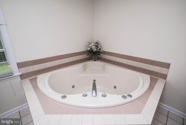 89 HADRIAN CT, Martinsburg, WV 25403