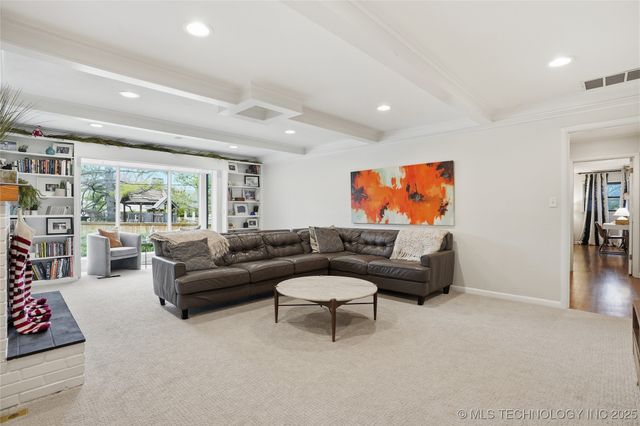 2817 E 39th Street, Tulsa, OK 74105