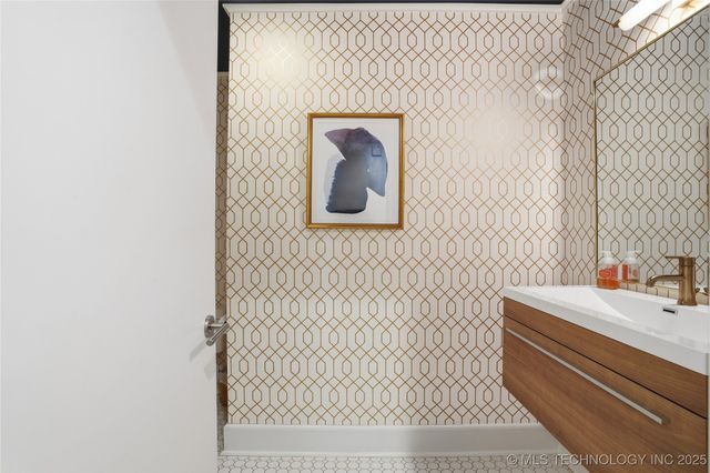 2817 E 39th Street, Tulsa, OK 74105