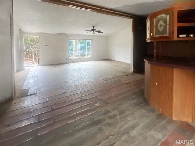 401 Hill Side Road, De Soto, MO 63020