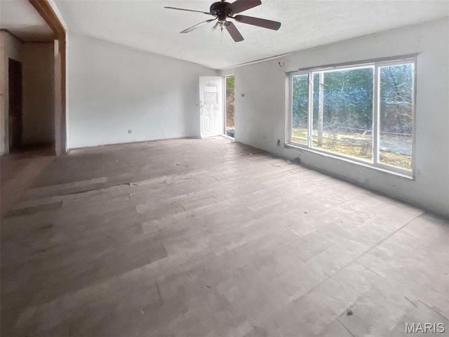 401 Hill Side Road, De Soto, MO 63020