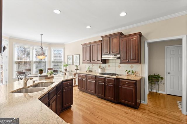 916 Laurelwood Court, Canton, GA 30115