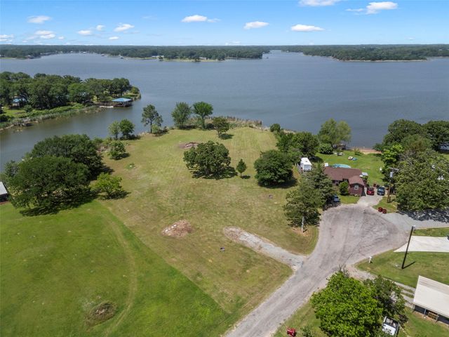 7505 Parkview Drive, Bonham, TX 75418