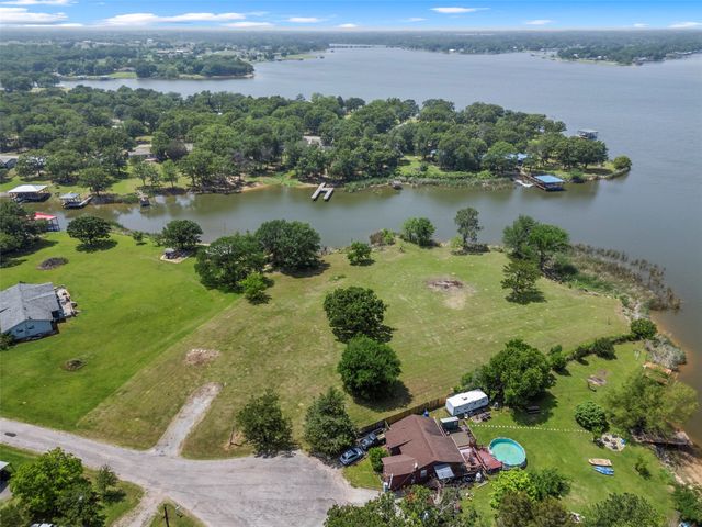 7505 Parkview Drive, Bonham, TX 75418