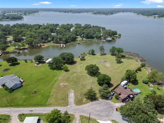 7505 Parkview Drive, Bonham, TX 75418