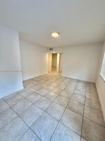 4333 SW 51st St, Dania Beach, FL 33314