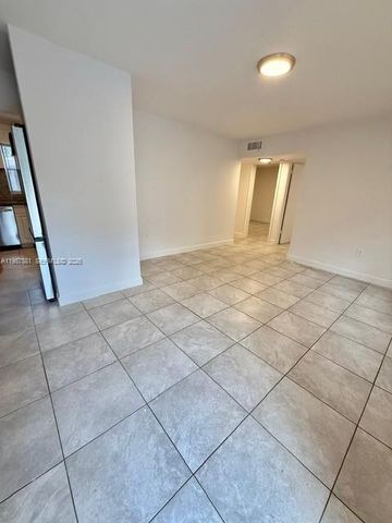 4333 SW 51st St, Dania Beach, FL 33314