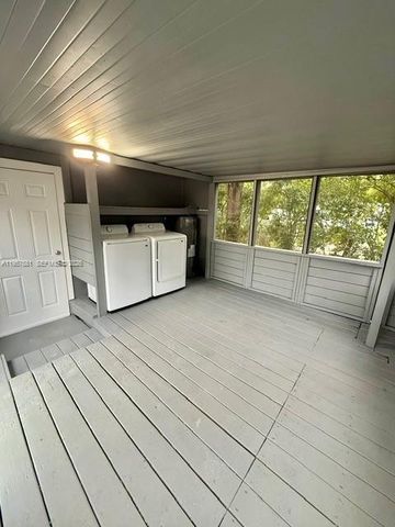 4333 SW 51st St, Dania Beach, FL 33314