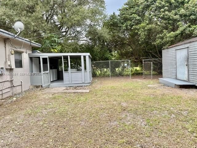 4333 SW 51st St, Dania Beach, FL 33314