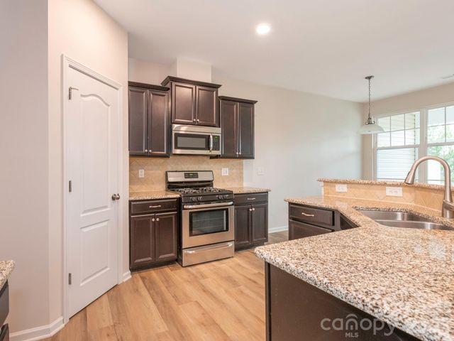 2713 Sawbridge Lane, Gastonia, NC 28056