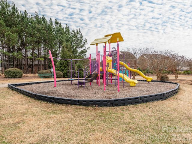 2713 Sawbridge Lane, Gastonia, NC 28056