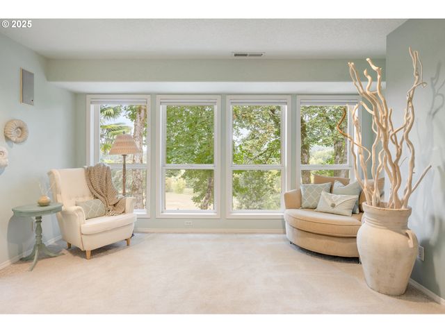 812 WENDY Ct, West Linn, OR 97068