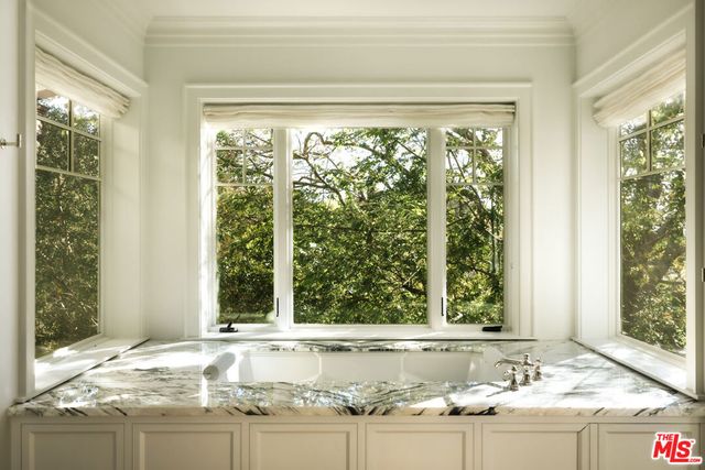 13167 Boca De Canon Lane, Los Angeles, CA 90049