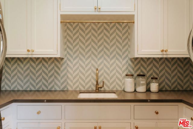 13167 Boca De Canon Lane, Los Angeles, CA 90049