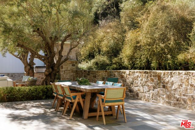 13167 Boca De Canon Lane, Los Angeles, CA 90049