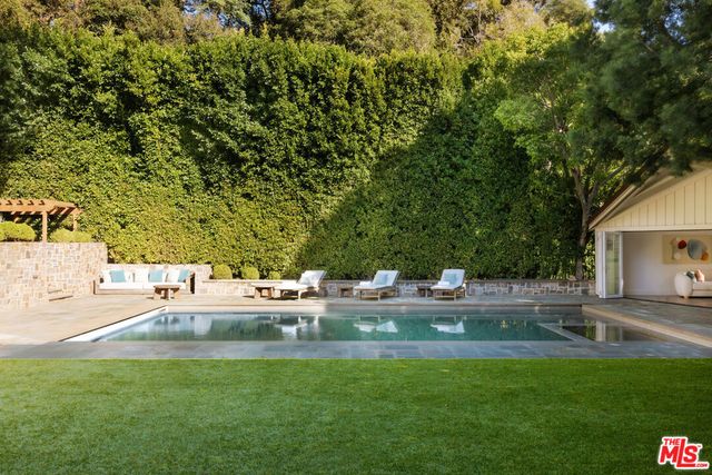 13167 Boca De Canon Lane, Los Angeles, CA 90049