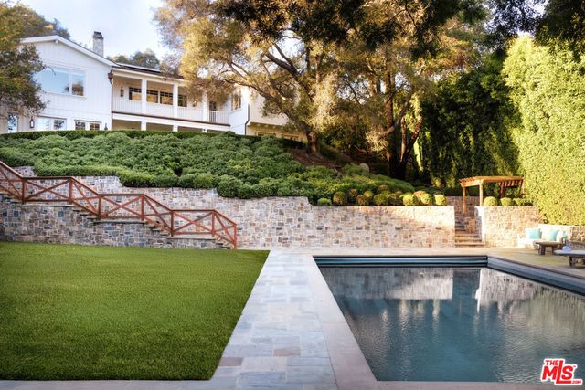 13167 Boca De Canon Lane, Los Angeles, CA 90049