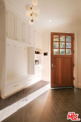 13167 Boca De Canon Lane, Los Angeles, CA 90049