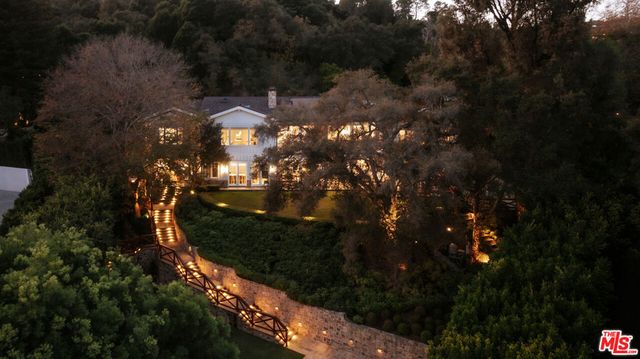 13167 Boca De Canon Lane, Los Angeles, CA 90049